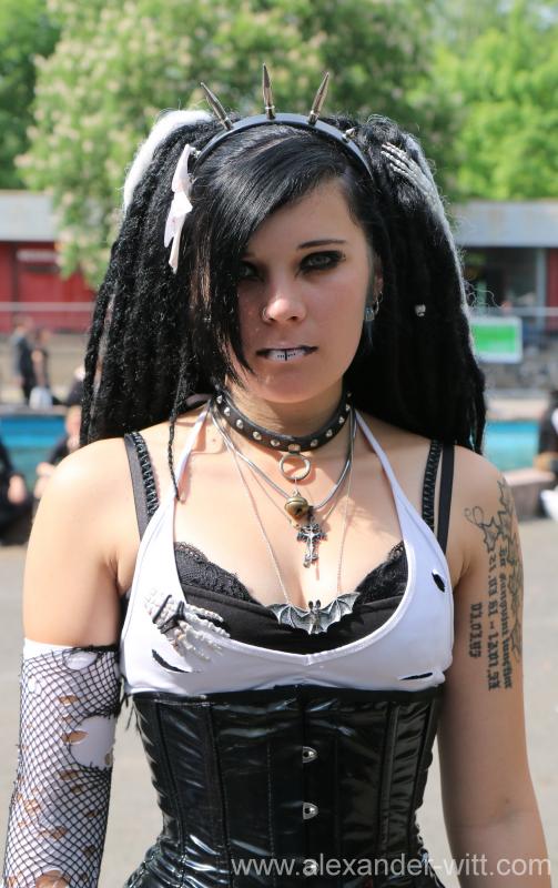 20150523-155100=6004